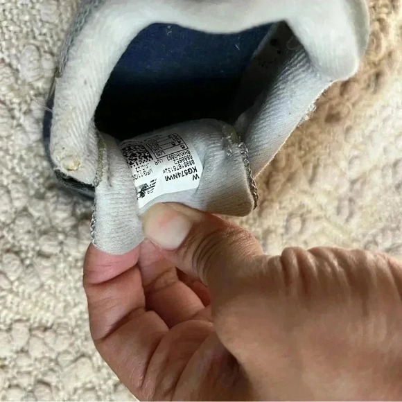 New balance blue sneakers size 5C - Picture 6 of 8